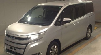 TOYOTA NOAH HYBRID X
